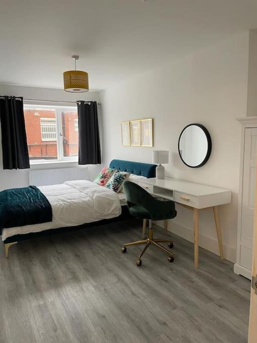Stunning And Spacious 2Bed Flat In Central Woking Extérieur photo