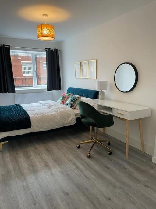 Stunning And Spacious 2Bed Flat In Central Woking Extérieur photo