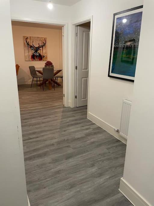 Stunning And Spacious 2Bed Flat In Central Woking Extérieur photo