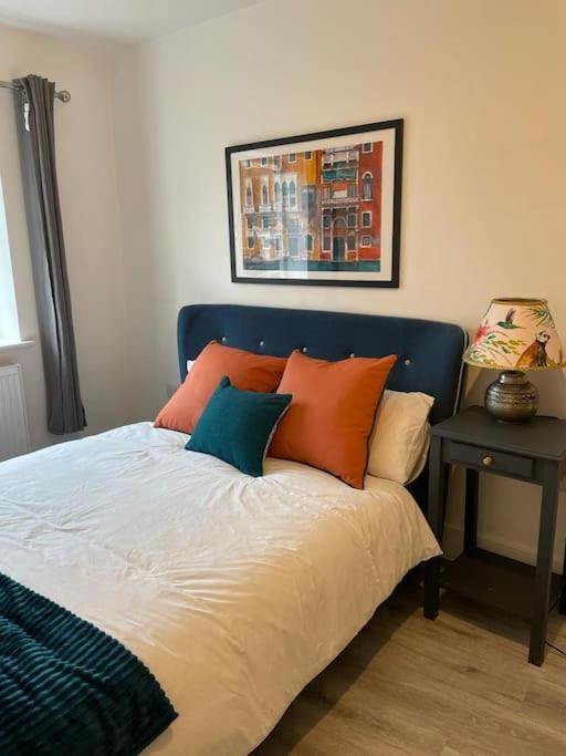 Stunning And Spacious 2Bed Flat In Central Woking Extérieur photo